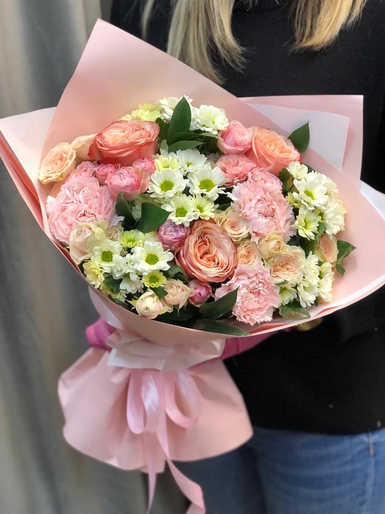 Букет нежные объятья в Пущино Букет цветов из: Гвоздики, Розы и Хризантемы в Пущино