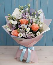Букет цветов из:  Лизиантусы, Розы, Альстромерии и Гипсофила в Пущино