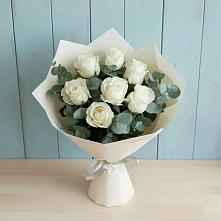 Букет Белые розы в Эвкалипте в Пущино