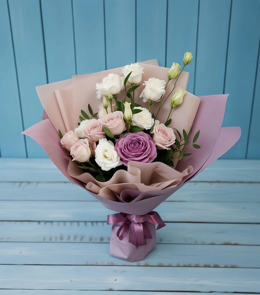 Букет Легкое дыхание в Пущино Букет цветов из: Розы и Лизиантусы в Пущино